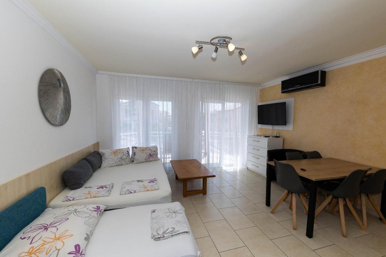 Apartmani Dea Crikvenica Exterior foto